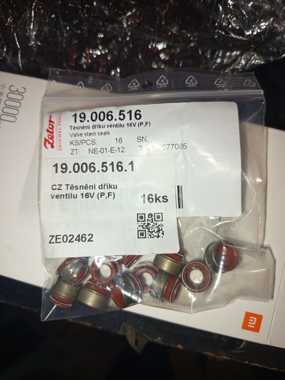 Сальник клапана ZE 02462